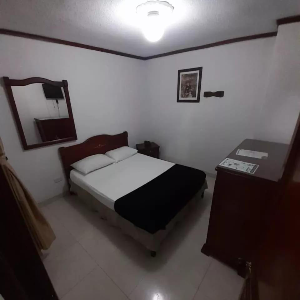 Hotel Davinci Calarcá Kültér fotó