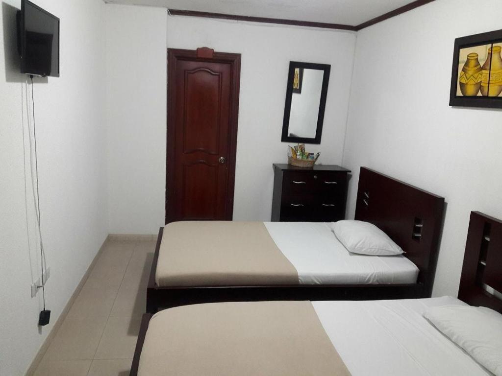 Hotel Davinci Calarcá Kültér fotó