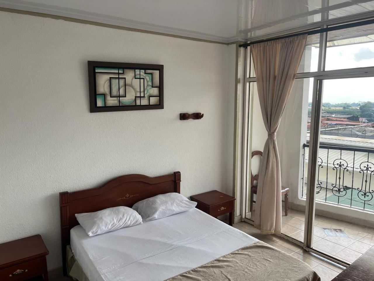 Hotel Davinci Calarcá Kültér fotó